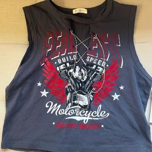 Fearless Chain Graphic Tee Crop Top in XL. Runs small.